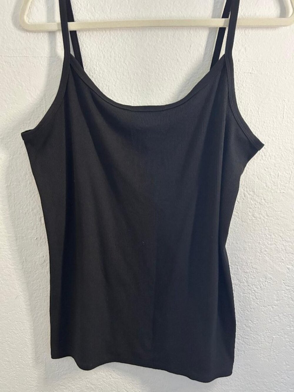 Classic Spaghetti Strap Tank in Black with Ribbed Texture Size XXL - Picture 2 of 8